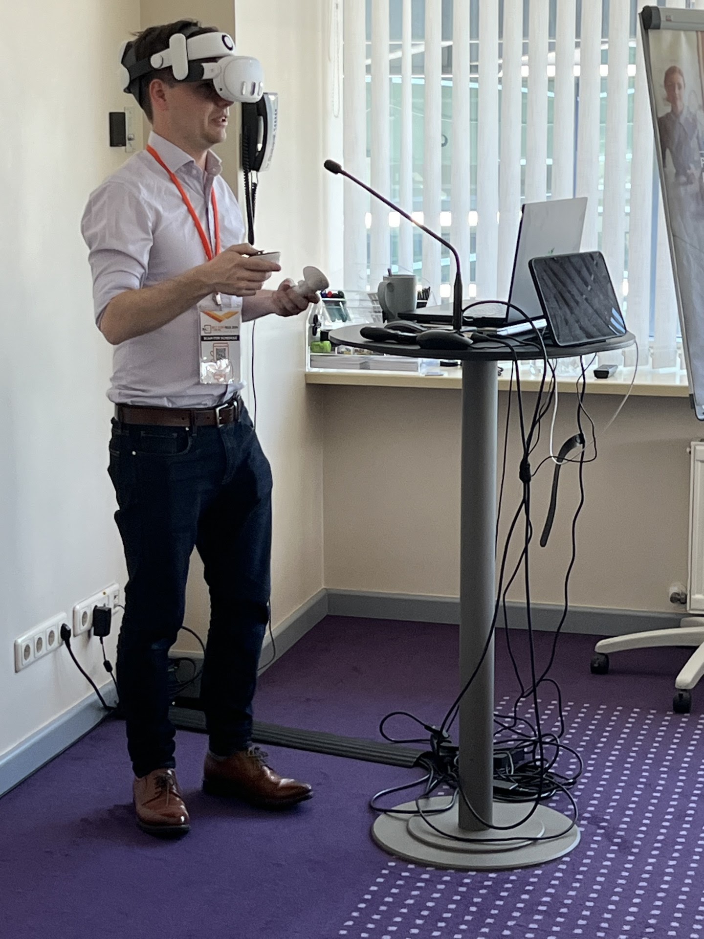 BILT Europe speaker demonstrating a VR workflow